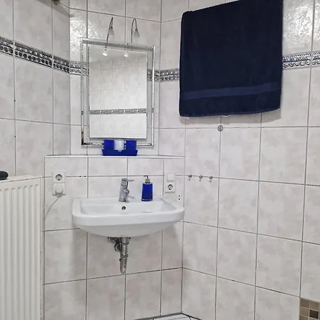 Schlafzimmer, Ruhige Lage In Meppen --- Check-In Mit Schluesselkasten Exterior photo