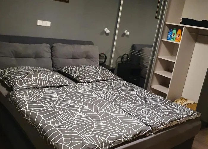 Schlafzimmer, Ruhige Lage In Meppen --- Check-In Mit Schluesselkasten